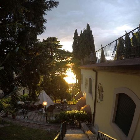 Villa Corteolivo Rooms Torri Del Benaco Luaran gambar